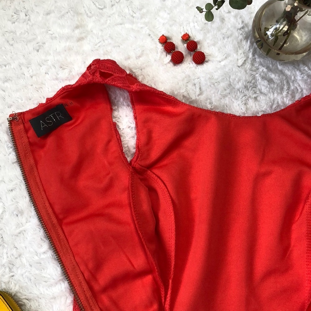 ASTR The Label Lace Coral Sleeveless Dress - Picture 11 of 15